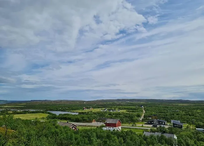 Badstue Ved Elven I Varangerbotn